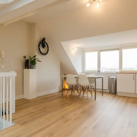Apartmán Beautiful Penthouse Near Rai And Centre