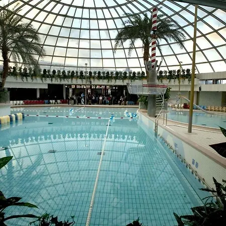 Beautiful Penthouse Near Rai And Centre דירה