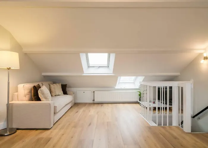 Beautiful Penthouse Near Rai And Centre